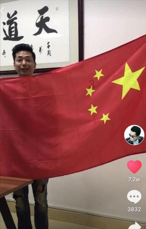 肚子右侧最下面有点疼是怎么回事？